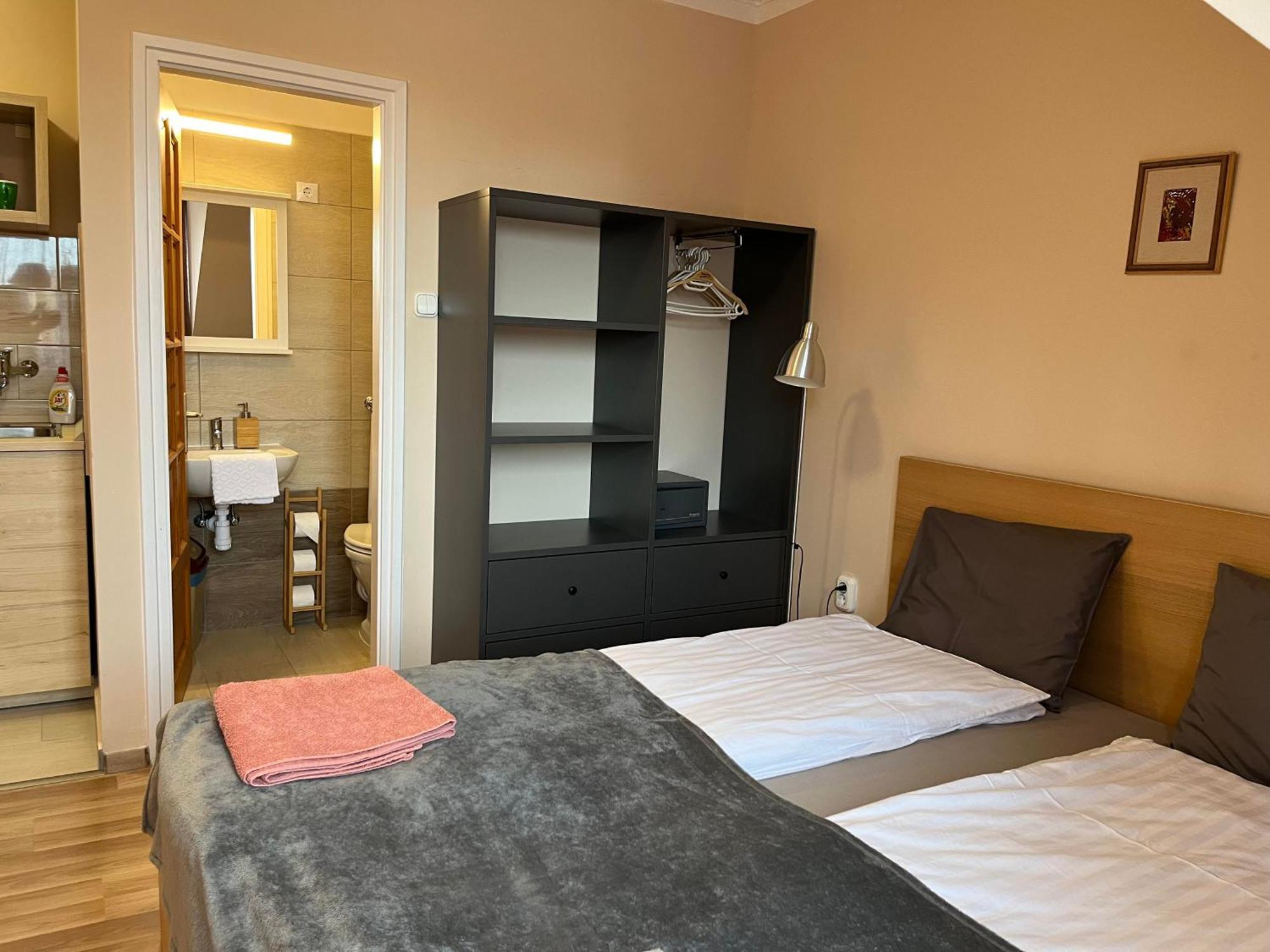 Petoefi Vendeghaz Hotell Eger Exteriör bild